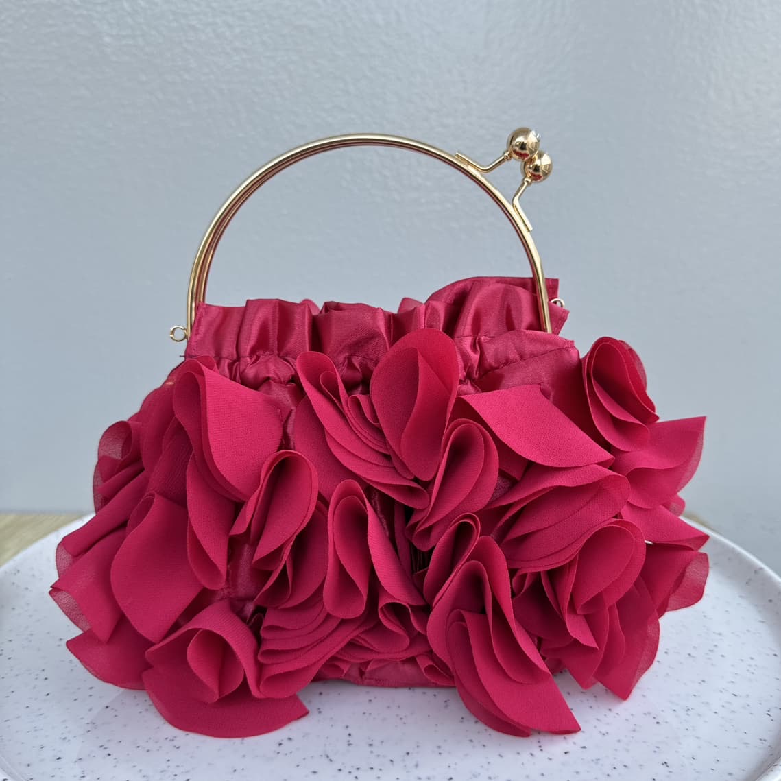 Satin Ruffle Detail Kiss Lock Clutch Bag - Fuchsia Pink