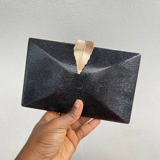 Leaf Clasp Geometric Shape Plain Clutch Purse - Black