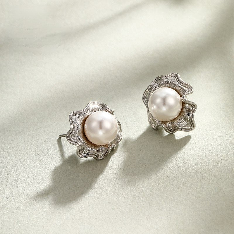 Round Cubic Zirconia Pearl Stud Earrings