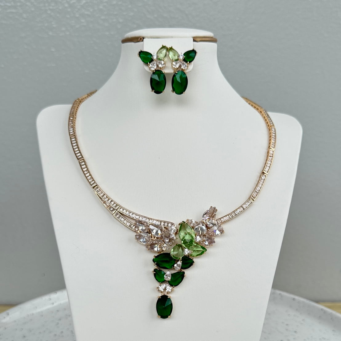 Luxury Statement Cubic Zirconia Drop Necklace and Earring Set - Green