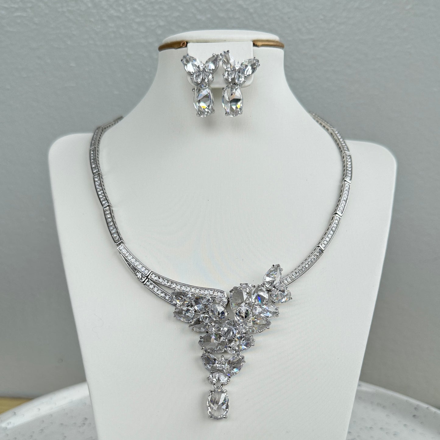 Luxury Statement Cubic Zirconia Drop Necklace and Earring Set - Silver