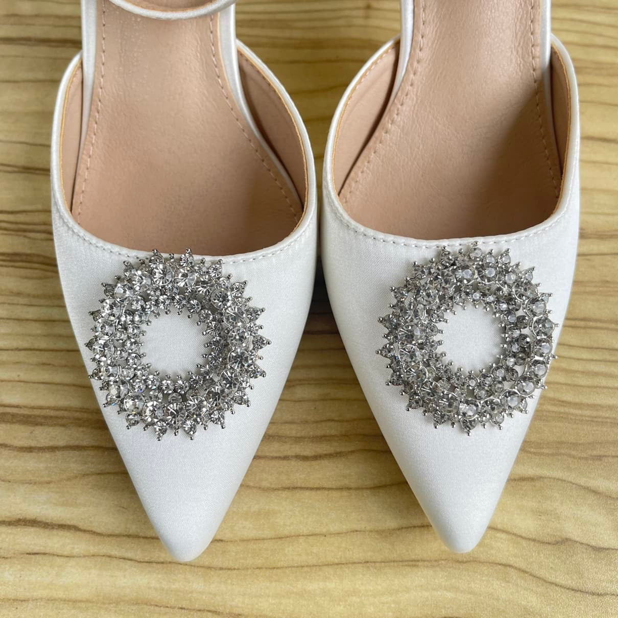 Pointed Toe Brooch Detail Bridal Shoe- Ivory