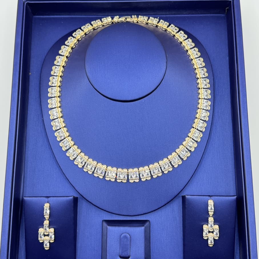 Simple and Stylish Round 2 Piece Cubic Zirconia Jewelry Set - Gold